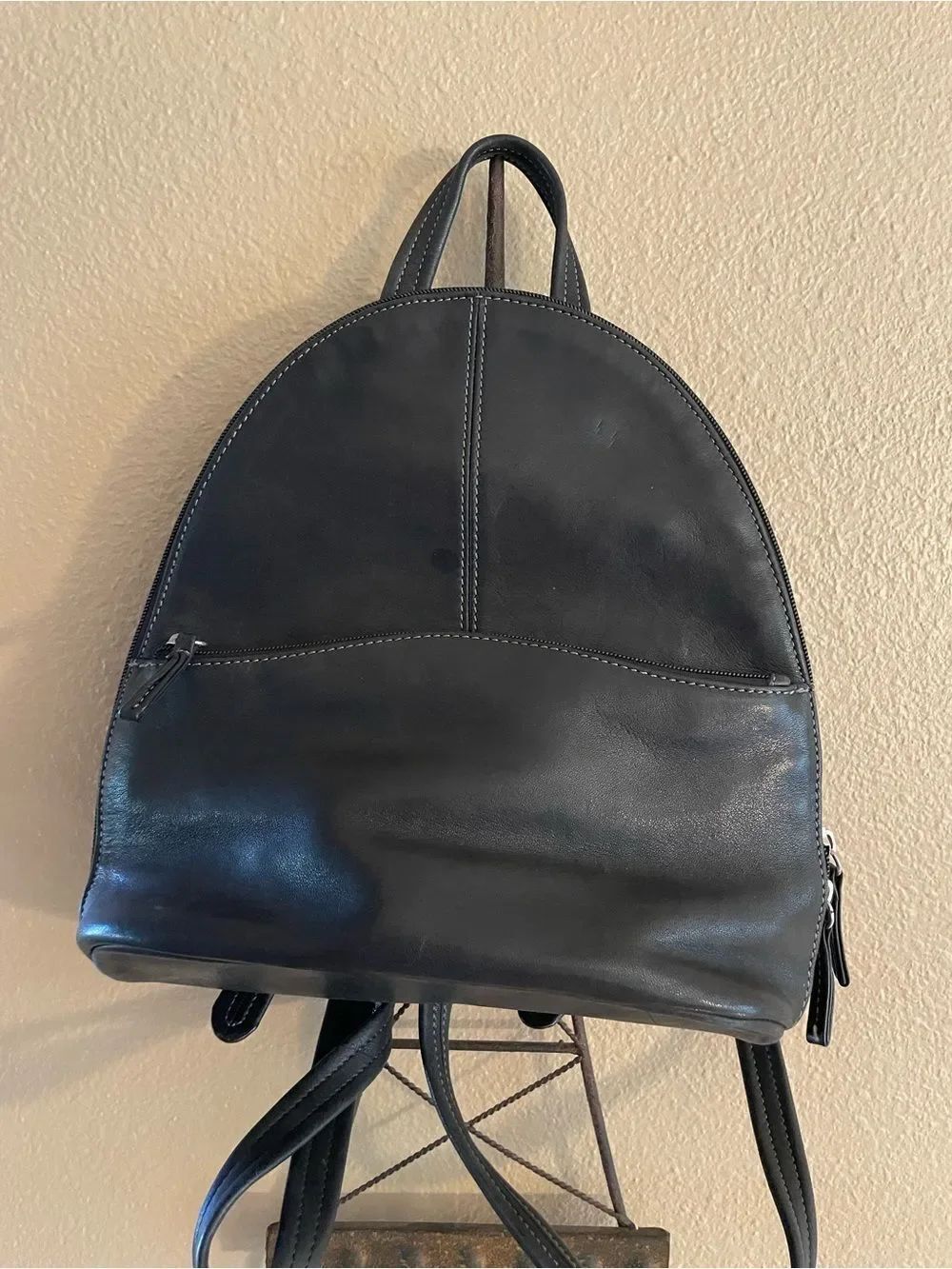 Tignanello Black Leather Women’s Backpack